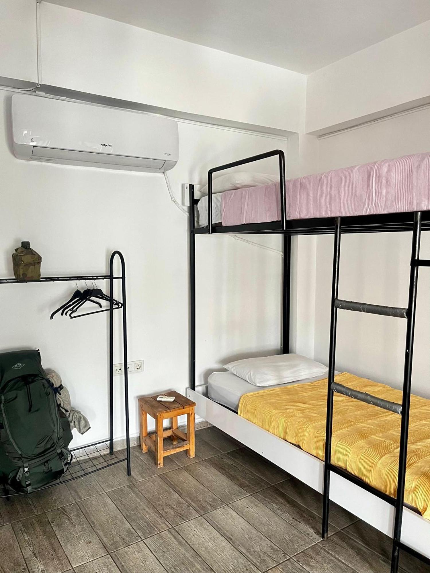 Kuyu Beergarden Hostel *